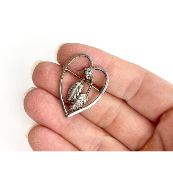 Roma Sterling Heart & Hanging Leaf Shaped Little Vintage Brooch Lapel Pin - Picture 5 of 8